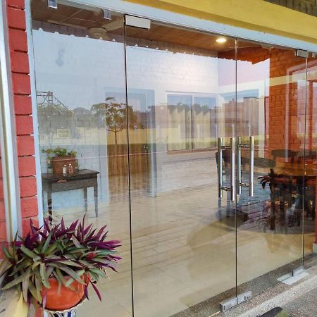 Brick Field Hotel Varanasi Exterior foto