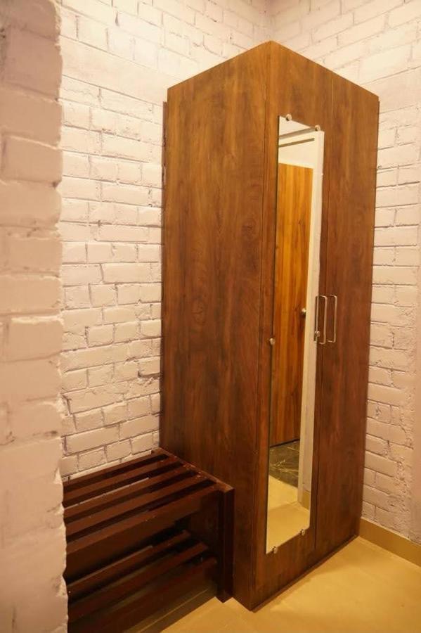 Brick Field Hotel Varanasi Exterior foto